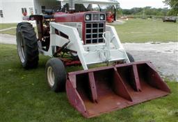 Farmall 666 Tractor